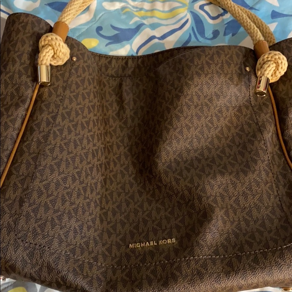 Michael kors pursed